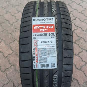 245/40R19 PS71 KUMHO HÀN QUỐC vỏ lốp Xe: Vinfast Lux A2.0, Mercedes E300 2.0, Mercedes S500 lốp trước, Acura RLX 3.5 V6, Hyundai Elantra GLS 2.0 xăng AT6, Hyundai Genesis lốp trước