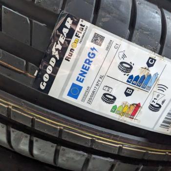 225/55R17 GOODYEAR Runflat vỏ lốp Xe: Audi A6, BMW 320i 528i 520i 523i, BMW GT 328i, BMW X1, Mercedes E200 E250, Mazda 6, Subaru Forester Legacy 2.5i